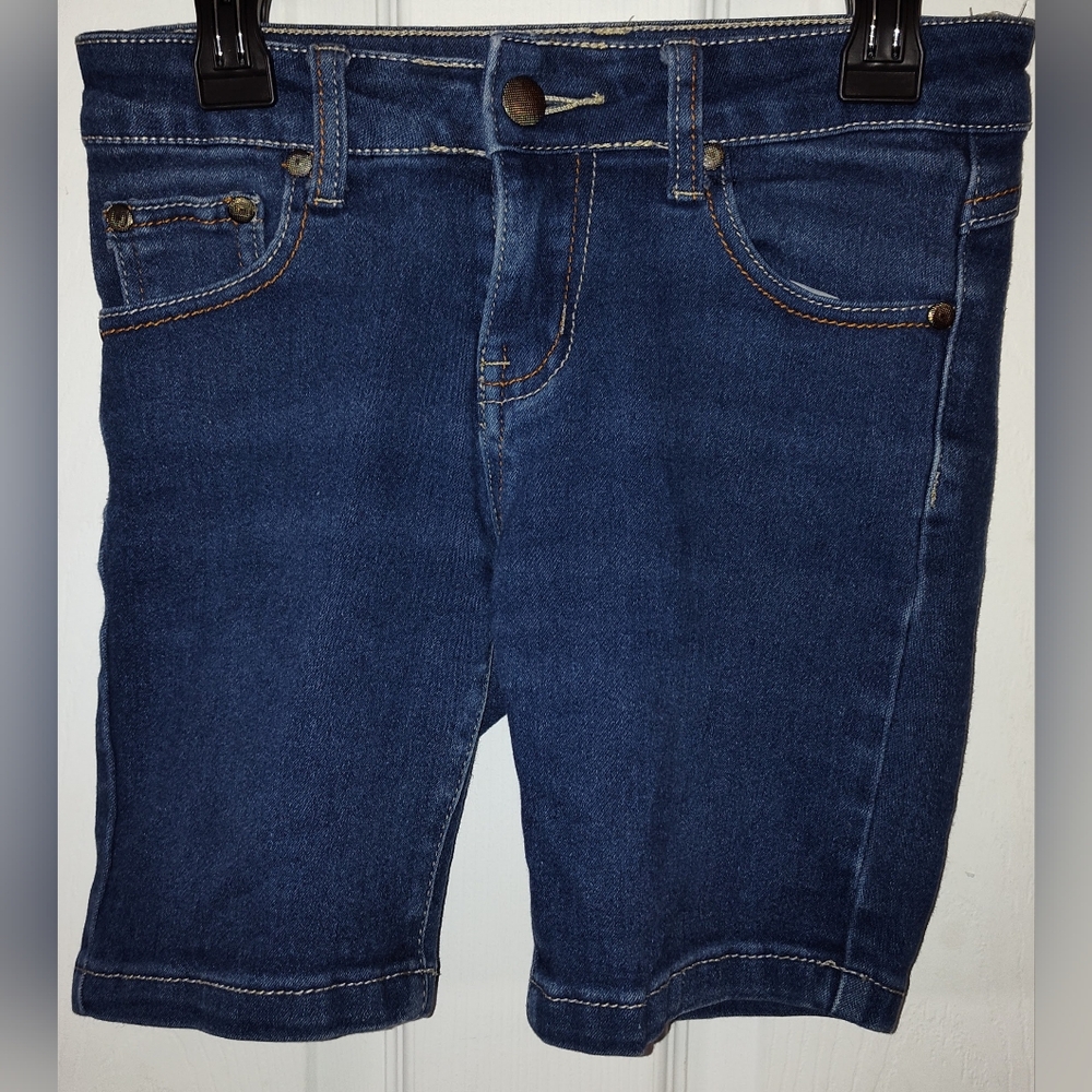 Girls T&Y Brand Size 10 Long Jean Shorts. EUC